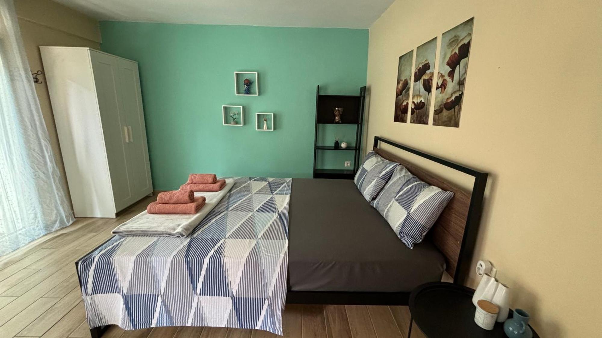 Johanna's Near The Sea - Olivia * Agia Triada (Thessaloniki)